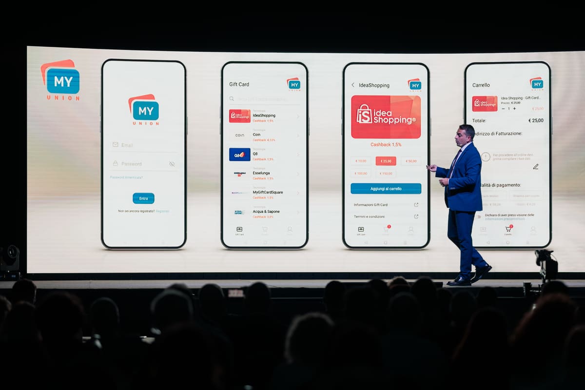 Presentazione app My Union sul palco del We Share 5