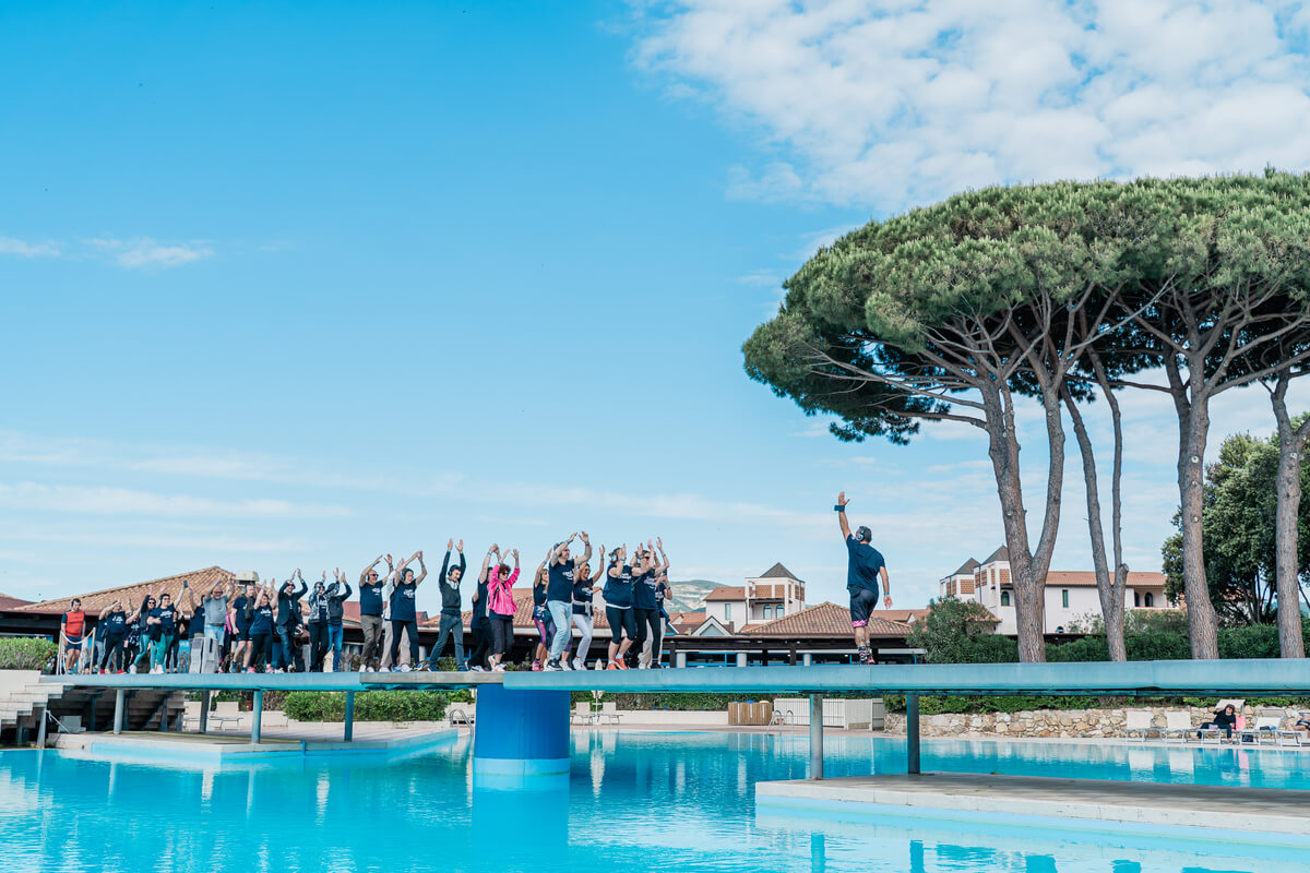 foto attività di fitness in piscina